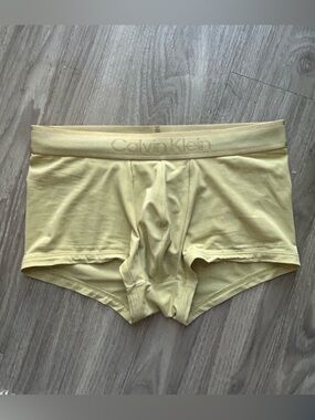 Calvin Klein | Tonal Logo Trunk in Classic Yellow Spring (Small)